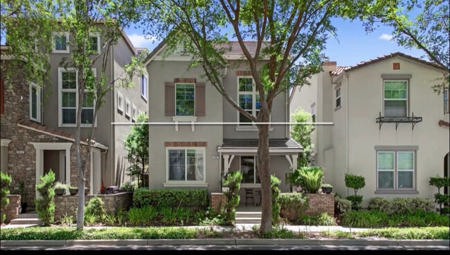 Building Photo - 1062 Acland Way