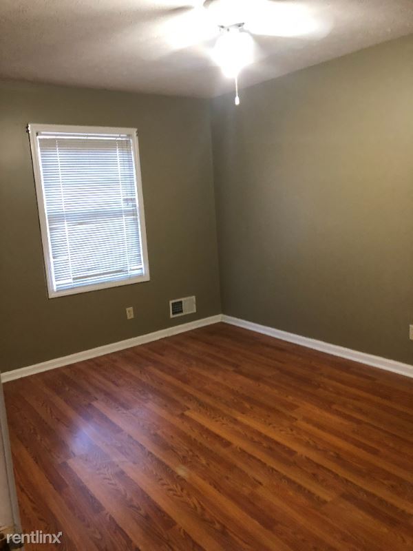 Building Photo - 4 br, 2.5 bath House - 4214 Holly Tree Dr