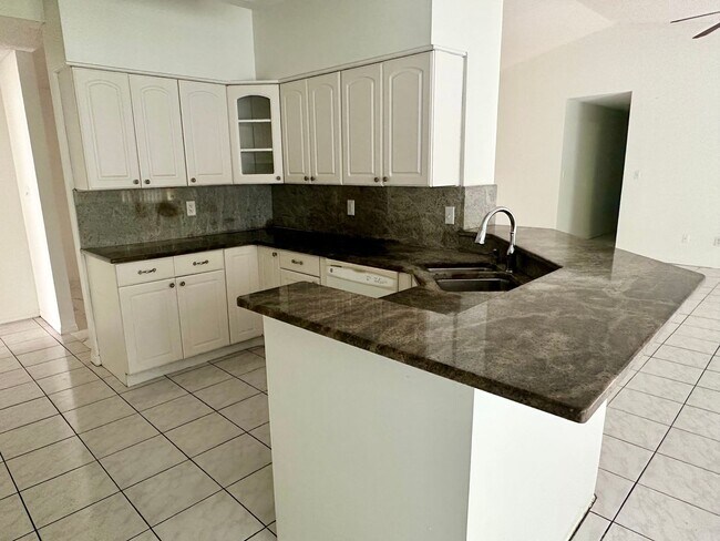 Foto del edificio - Huge 4/3 home in Lake Mary