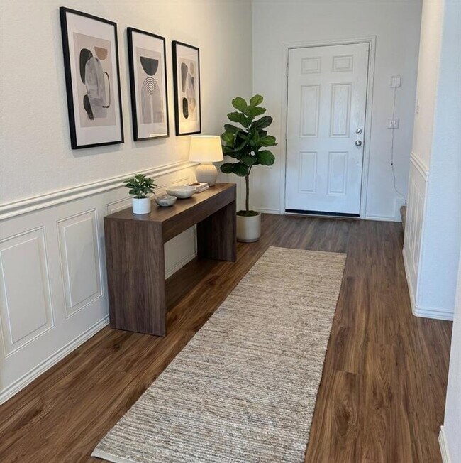 Foto del edificio - 14221 Lyndora Ln