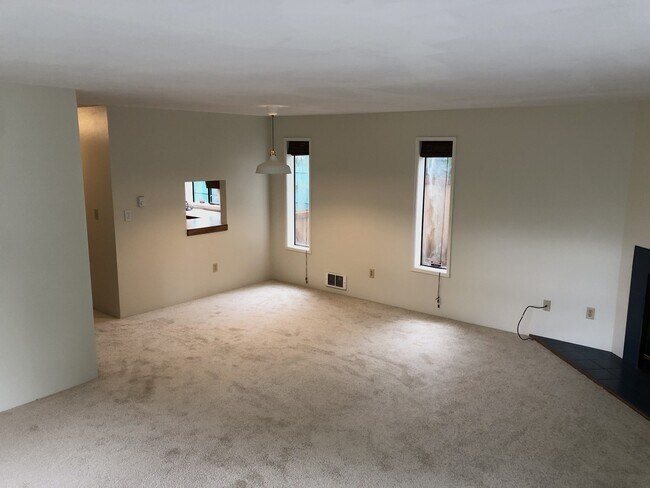Foto del edificio - 3524 NE 92nd St Seattle, WA 98115 $3,400 P...
