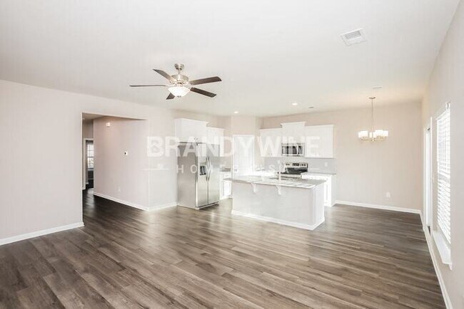 Building Photo - 519 Glenmanor Dr