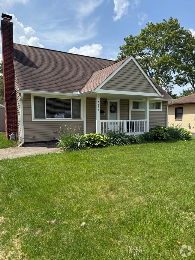 Building Photo - 2295 Shrewsbury Rd