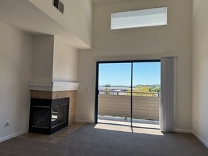 Building Photo - 304 Mariner Way