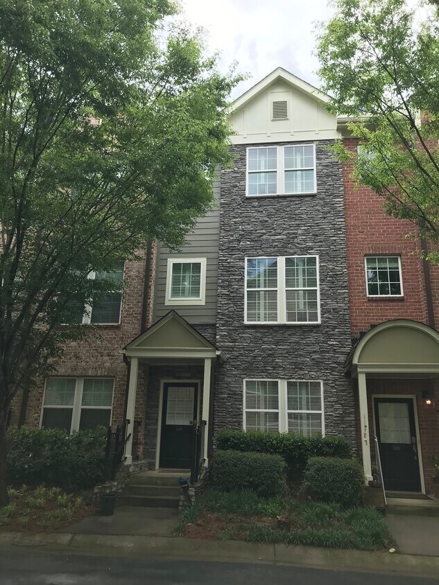 1227 Ashford Creek Park NE, Atlanta, GA 30319 Townhome Rentals in
