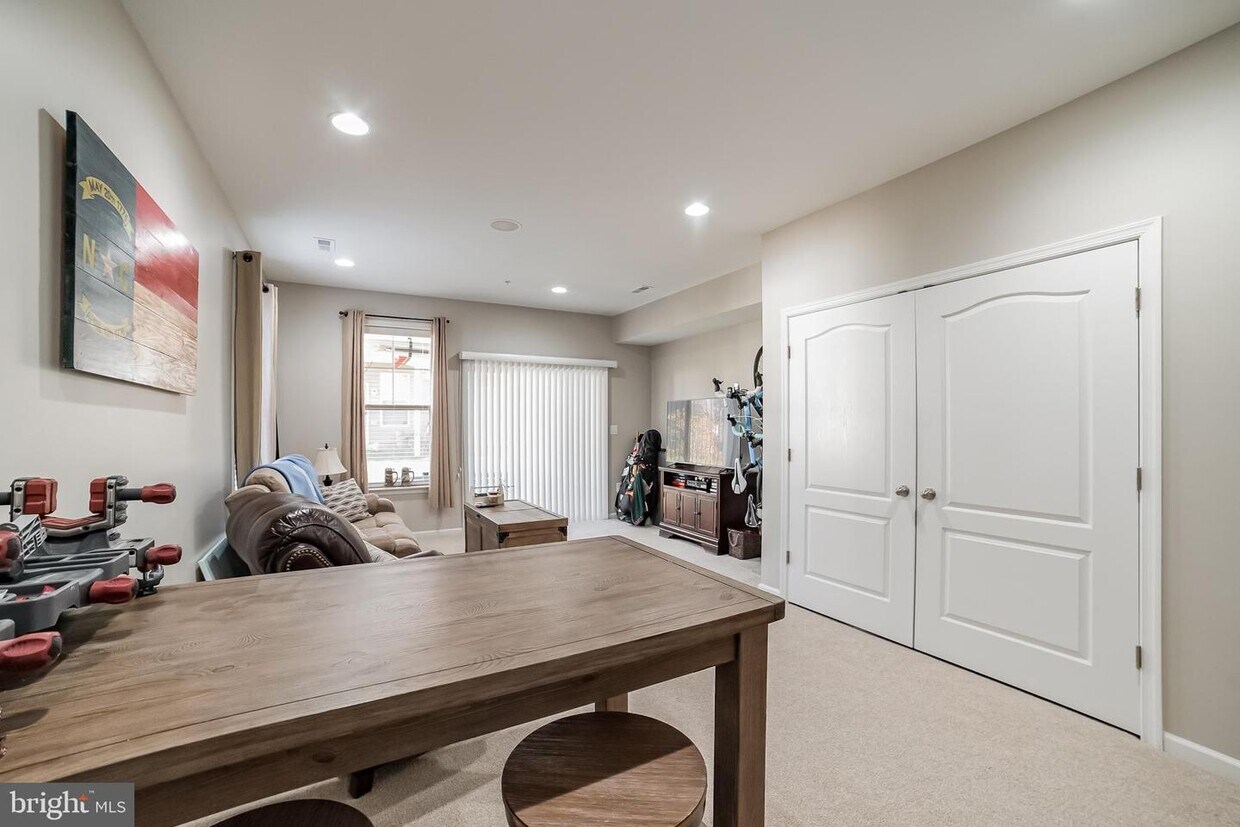 Foto principal - 516 Pebblebrook Ln