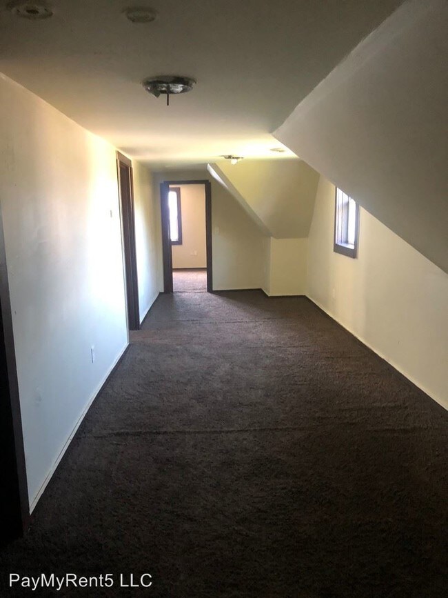 Building Photo - 5 br, 1.5 bath House - 2370 N Holton St
