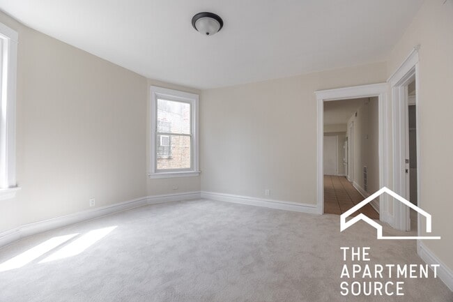 Building Photo - 2110 N Avers Ave