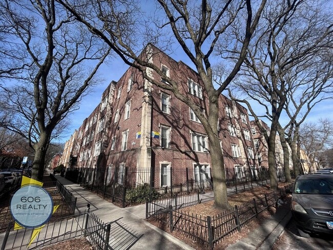 Foto del edificio - 2004 W Jarvis Ave