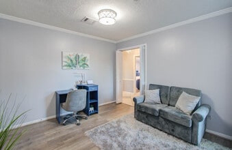 Building Photo - 10606 Kirkwren Dr