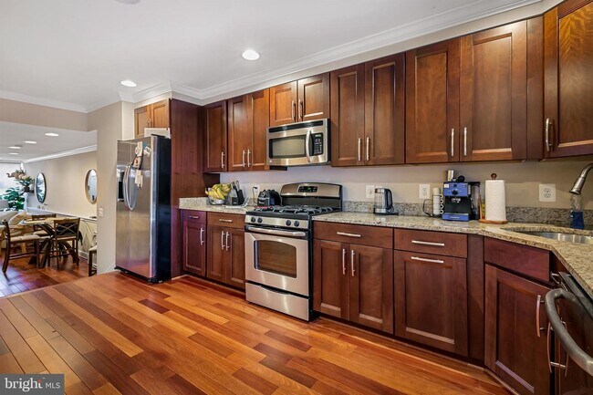 Building Photo - 710 S Luzerne Ave