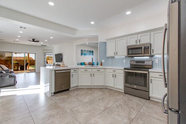 Foto del edificio - 8242 S Hidden Trail Ct