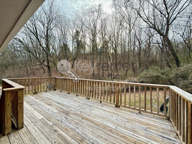 Foto del edificio - 550 Alexander Dr