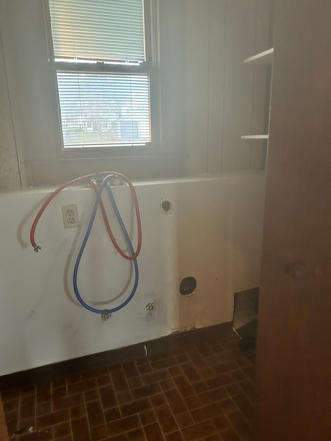 Foto del edificio - 633 Carmalt St