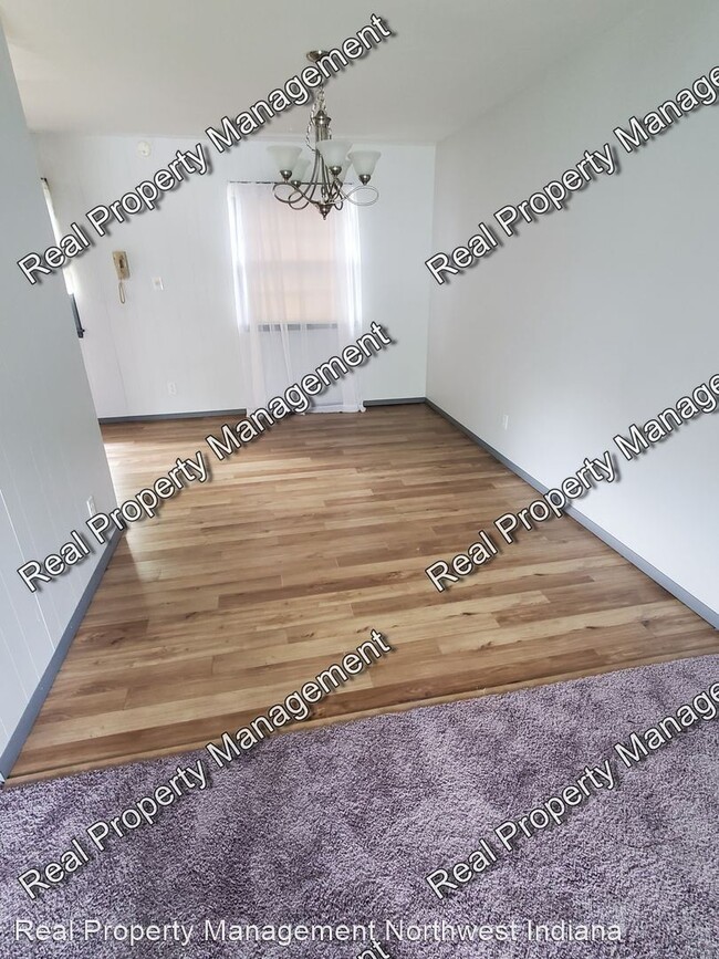 Building Photo - 3 br, 1 bath House - 7408 Montana Ave
