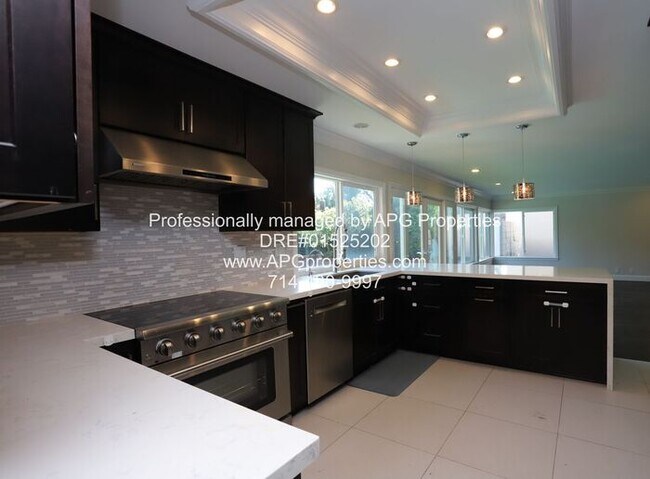 Building Photo - Newly updated 5 Bedroom / 3 Bathroom House...