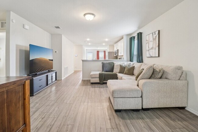 Foto del edificio - 475 Grenada Lk Dr