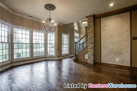 Building Photo - 1875 Bluebonnet Dr