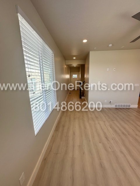 Building Photo - This property offers a NO DEPOSIT option a...