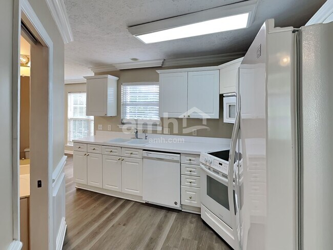 Foto del edificio - 107 Edgewater Pl