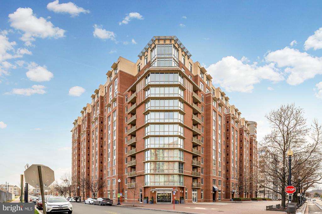 Primary Photo - 1000 New Jersey Ave SE