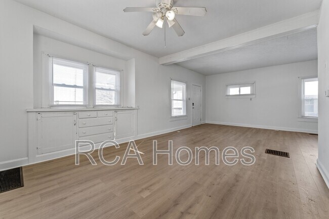 Photo - 601 N Sherman Dr House