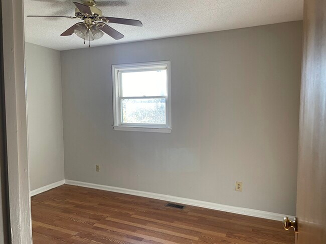 Dormitorio 1 - 133 Fairview Dr NW