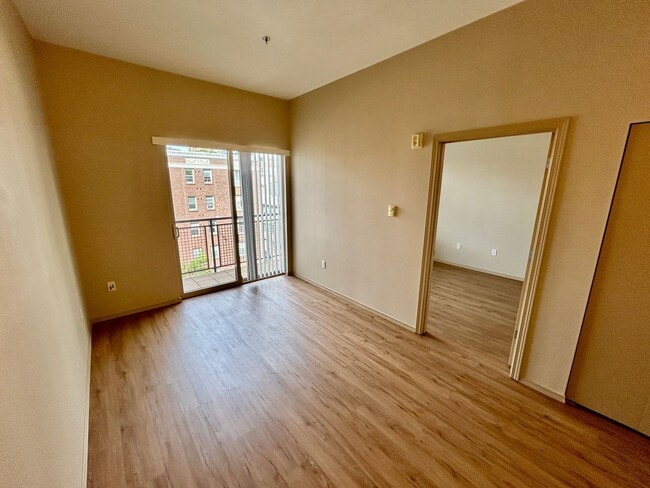 Building Photo - 1323 Boren Ave