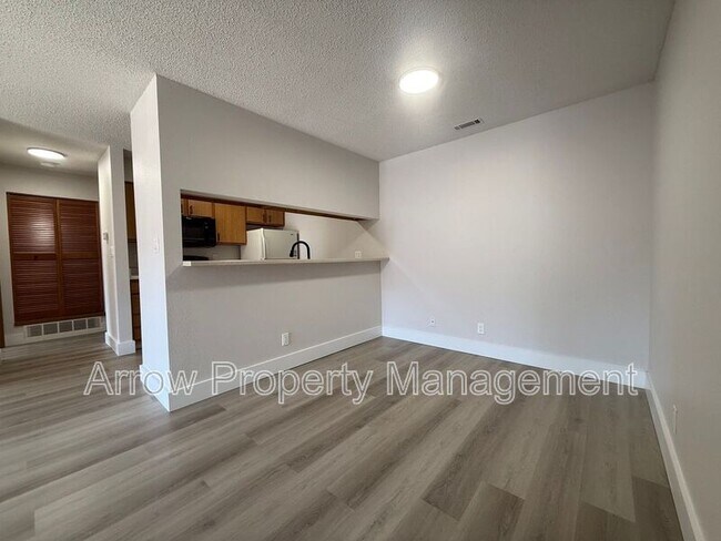Foto del edificio - 2350 N 44th St