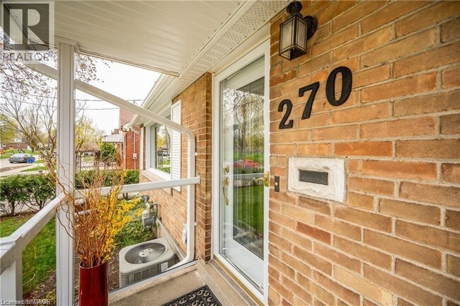 Photo du bâtiment - 270 Mansion St