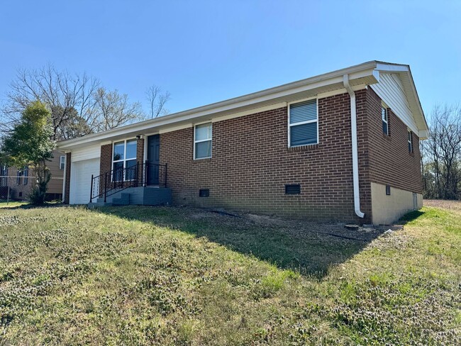 Photo - 1412 Carousel Rd House