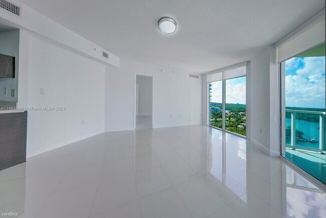 Building Photo - 3 br, 2 bath House - 250 Sunny Isles Blvd ...
