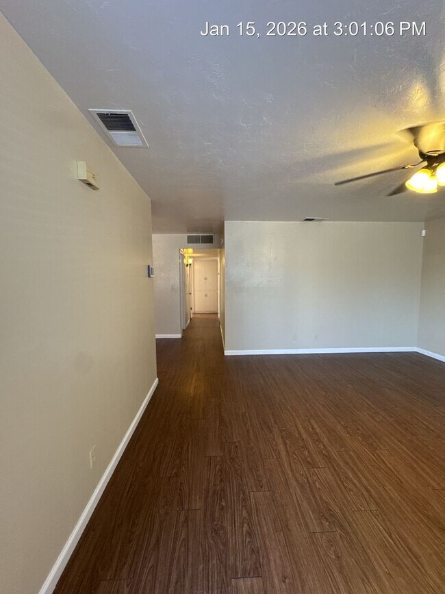 Building Photo - Tulare home coming available Mid -January!