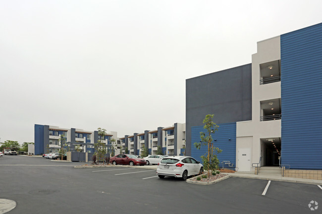 Building Photo - Fairbanks Terrace