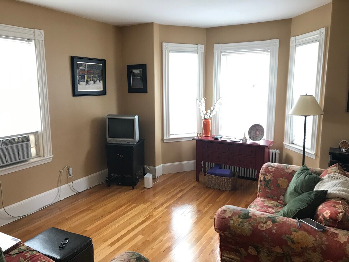 34 Bardwell St Unit 2, Boston, MA 02130 Apartments in Boston, MA