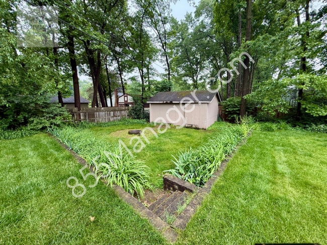Building Photo - Union Lake Retreat – Updated 4-Bed Colonia...