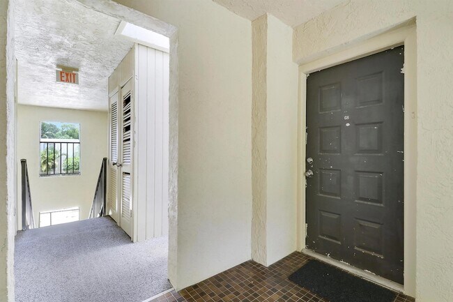 Building Photo - 150 Pineview Rd