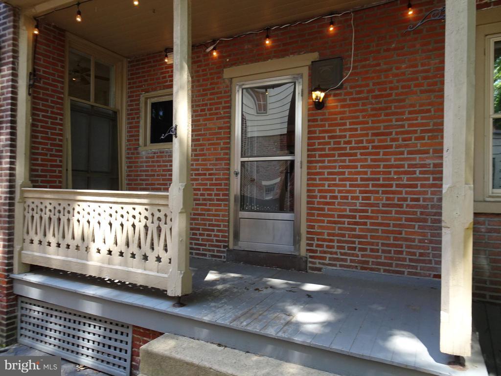 Foto principal - 423 Delaware St