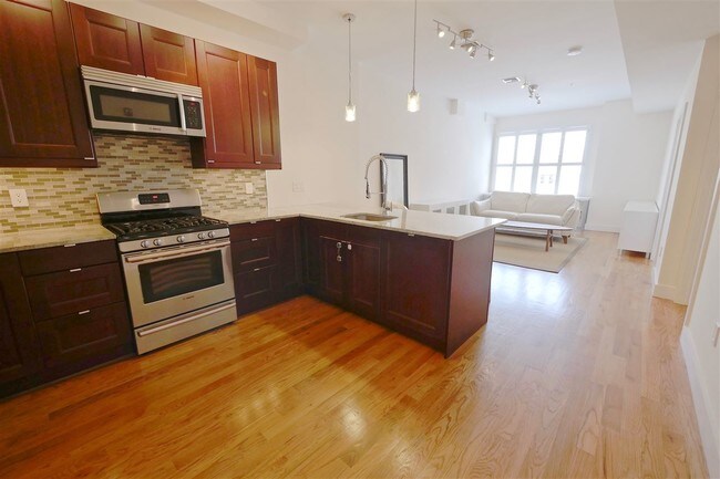 Building Photo - 349 3rd St