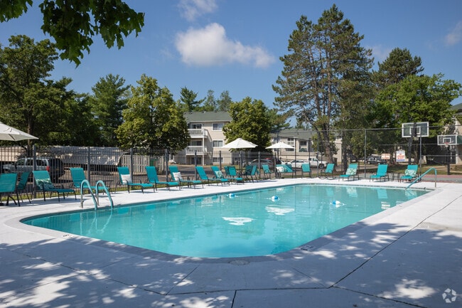 Pool - Cedar Trail Apartments