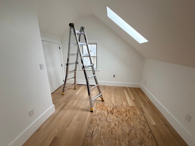 Building Photo - 14 Cutter Ave