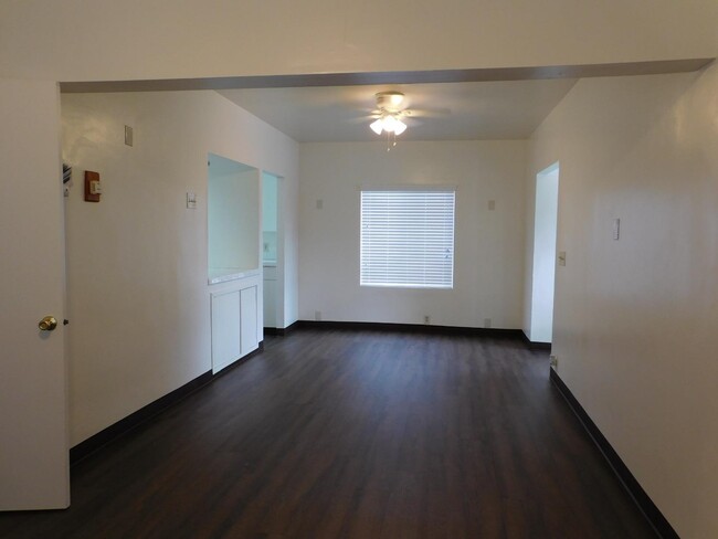 Foto del edificio - 1009 N Roosevelt Ave
