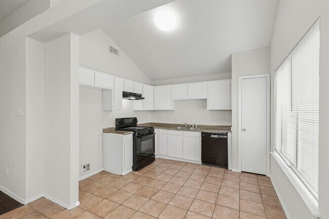 Foto del edificio - 16215 Beck Ridge Dr