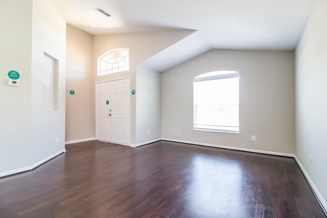 Building Photo - 3034 Eagle Crossing Dr