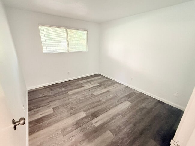 Foto del edificio - Beautifully Updated Corner Unit with Mountain Views in Palm Springs Villas I