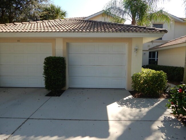 Building Photo - 1330 Charleston Square Dr