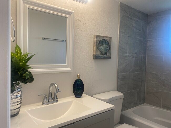 @nd Bath - 6026 22nd Ave N