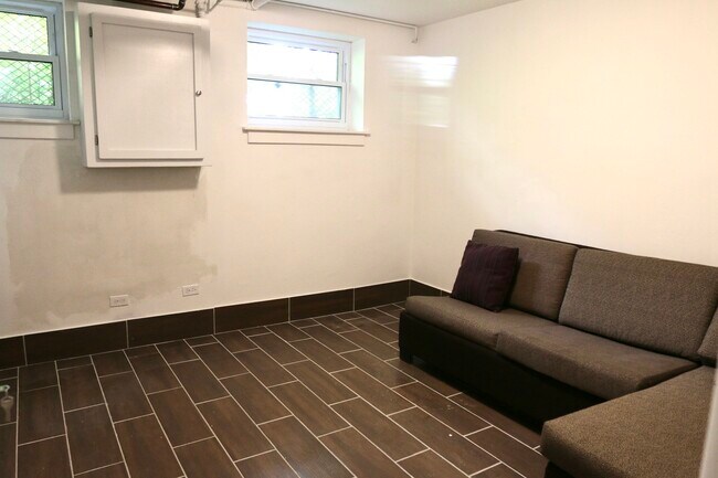 Foto del edificio - 5024 S Prairie Ave