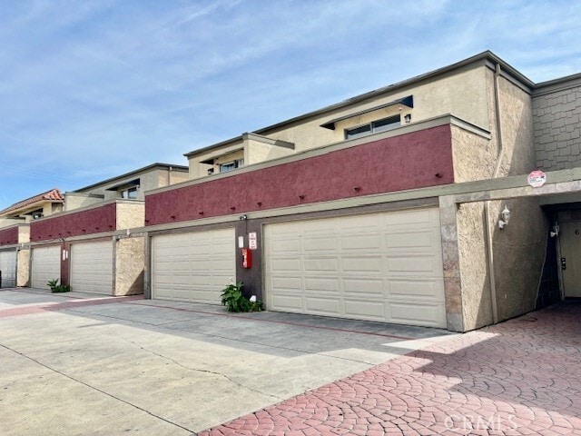 Foto del edificio - 17181 Elm Lane