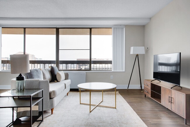 Building Photo - 1515 Richmond Hwy